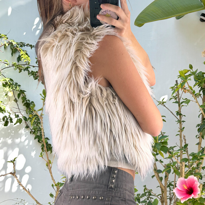 Reversible khaki fluffy gilet