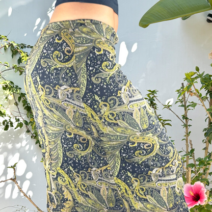 Stretchy vintage green midi skirt
